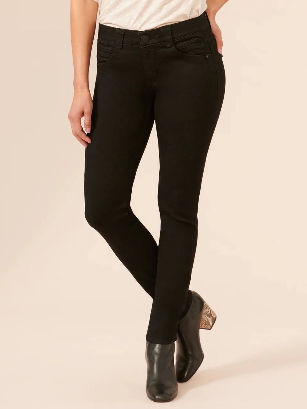 Democracy Black "Ab"solution Booty Lift Skinny Jean Size 10